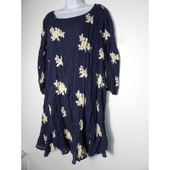 Westport Shift Dress Medium Gauzy Embroidered Floral Cutout Back Navy Blue Boho - Picture 3 of 16
